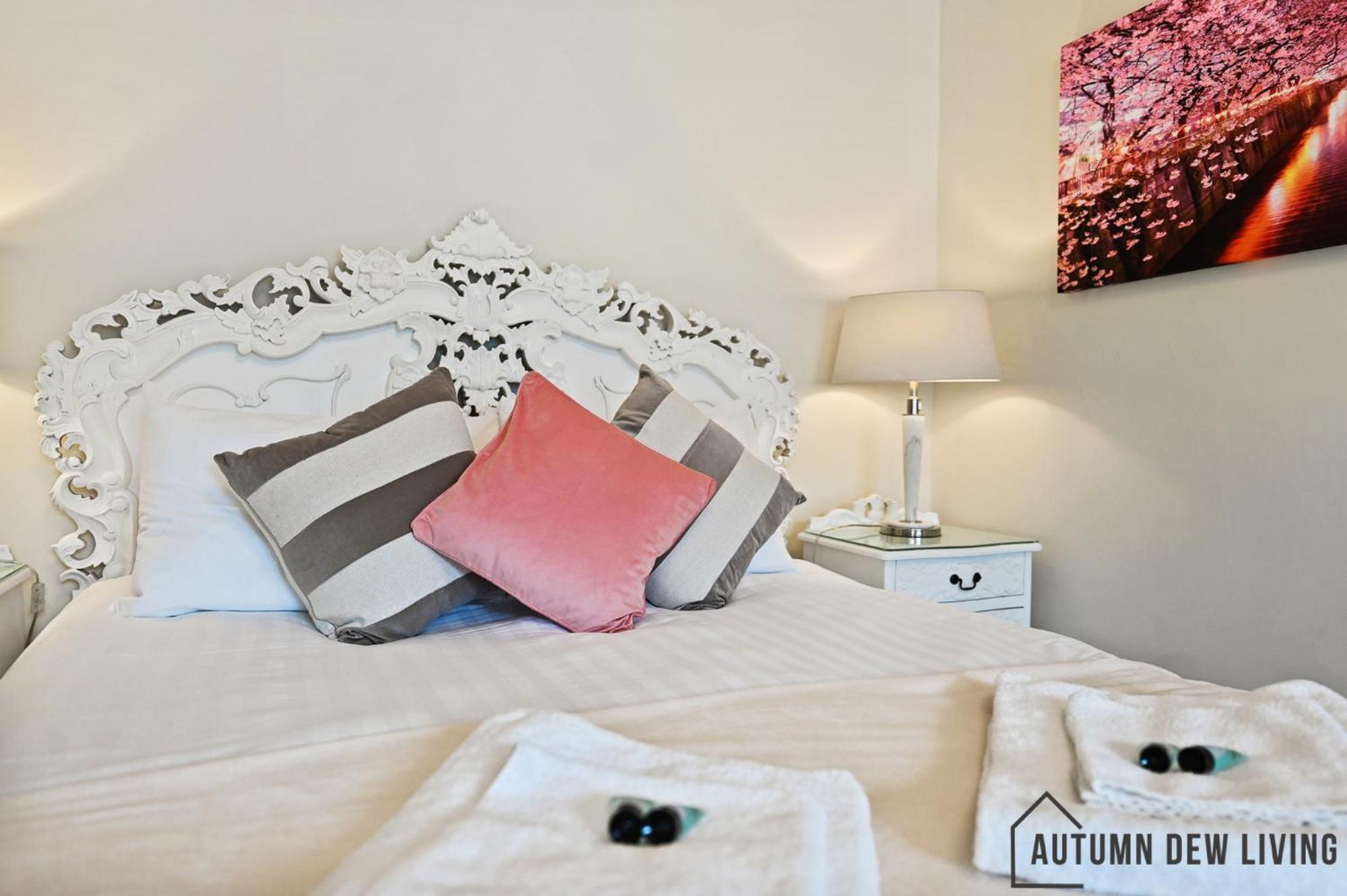 Beautiful 2 King Size Beds 2 Bath- Sleeps 5 In Earls Court Apartamento Londres Exterior foto