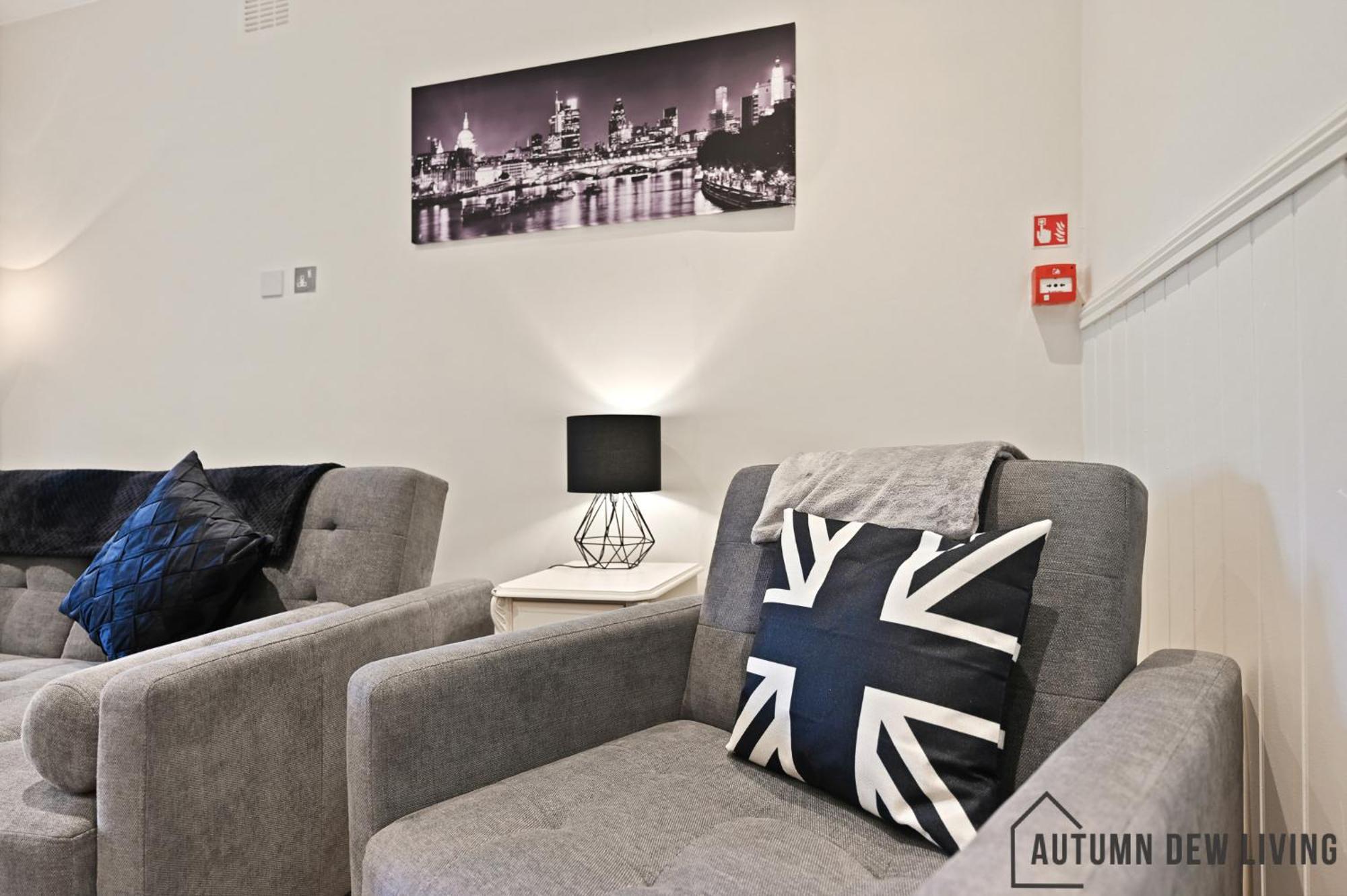 Beautiful 2 King Size Beds 2 Bath- Sleeps 5 In Earls Court Apartamento Londres Exterior foto